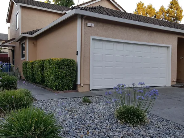 40 Freedom Pl, Rohnert Park, CA 94928