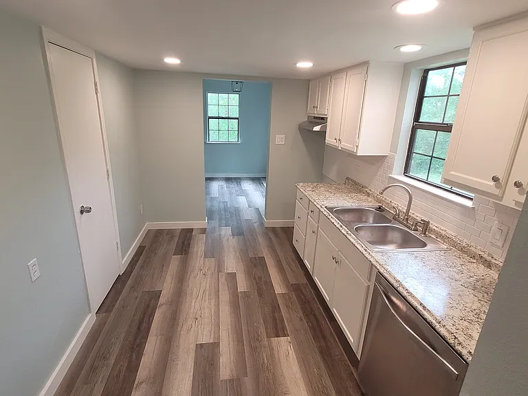 2740 Kavasar Dr — Photo 8