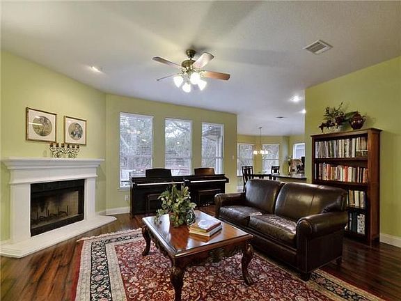 3rd image of 2210 London Ln