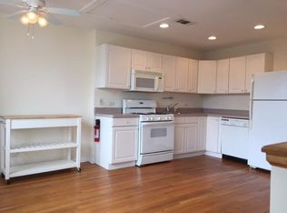 832 W Buckingham Pl APT 4, Chicago, IL 60657