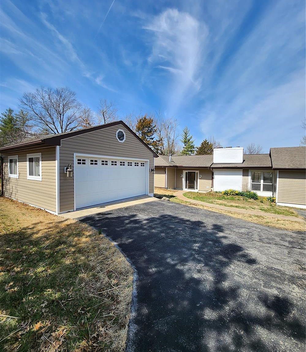 1251 Carman Rd, Ballwin, MO 63021 Zillow