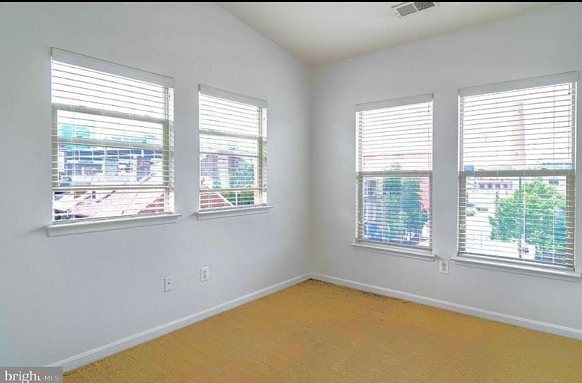 2nd image of 815 E Lombard St