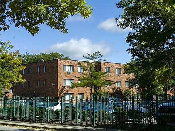 5th image of 350 N Broadway St #D45d818cf