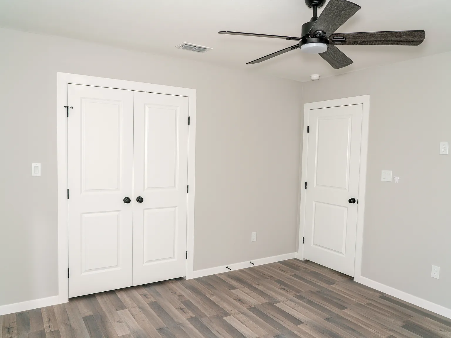 2 bed, 909 sqft, $1,100 — Photo 2