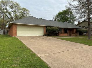 110 Guadalupe Dr, Athens, TX 75751