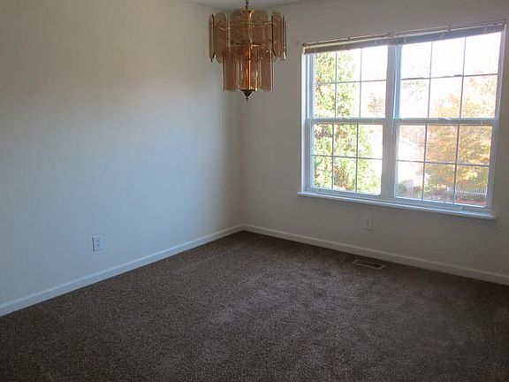 4th image of 166 Whitehall Dr