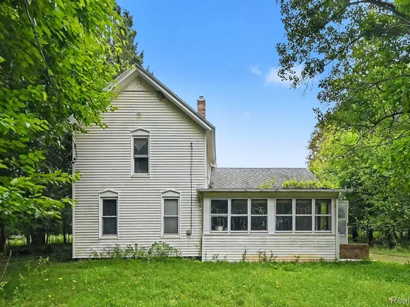 8145 Beardslee Rd, Owosso, MI 48867