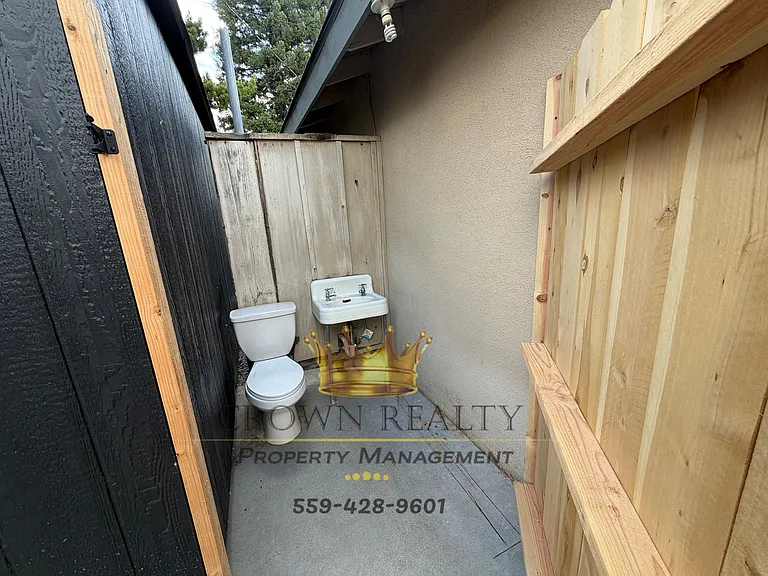 1120 W Howard Ave — Photo 22