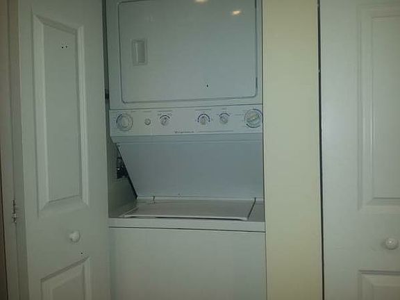 4th image of 1643 W Le Moyne St #Two