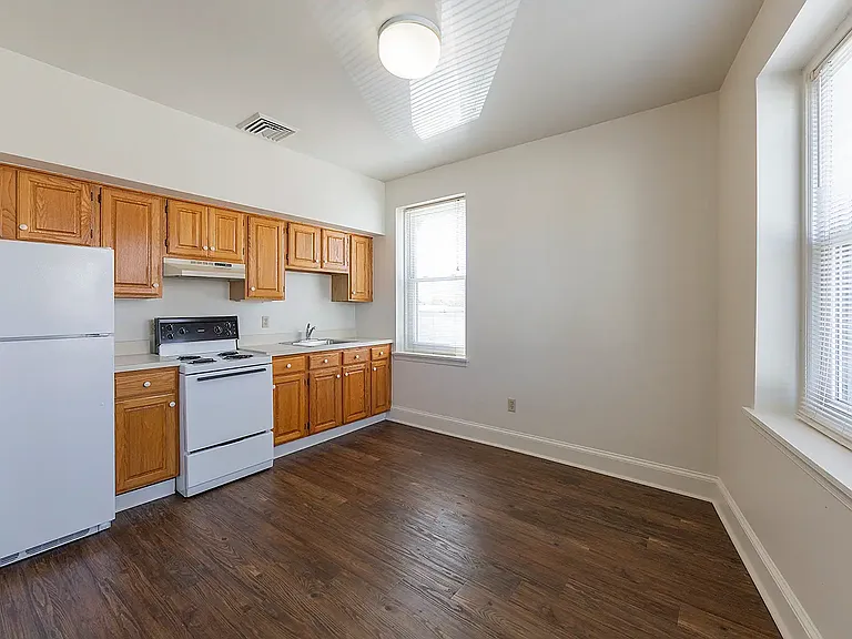 876 W Lancaster Ave #21 — Photo 2