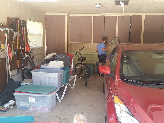 Garage-600 SF Lots of storag