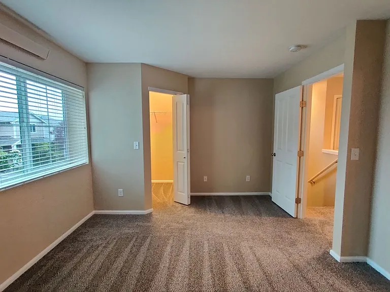 8726 Stockholm Ln NE — Photo 9