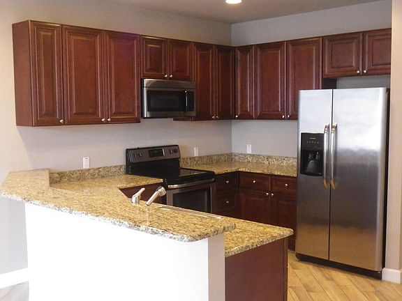 5th image of 2741 1st St APT 140