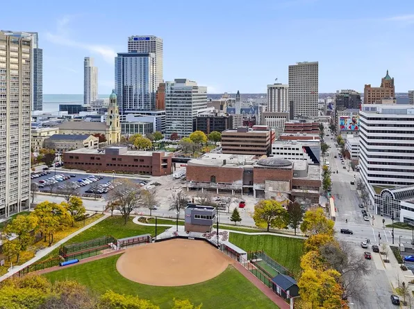 1108 North Milwaukee STREET #306, Milwaukee, WI 53202