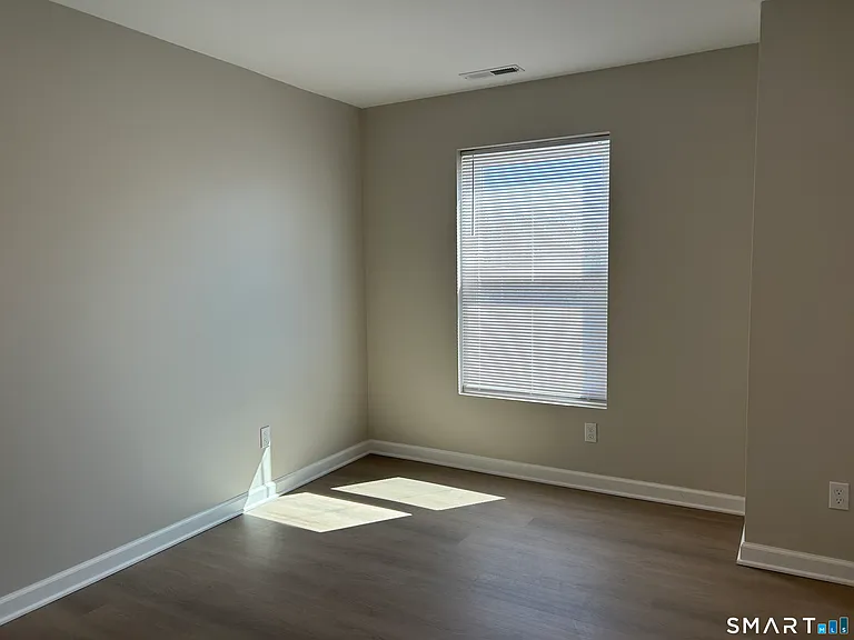 62 Soundview Ave — Photo 12