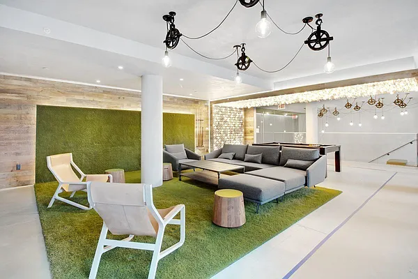 Rented by EXR | media 6