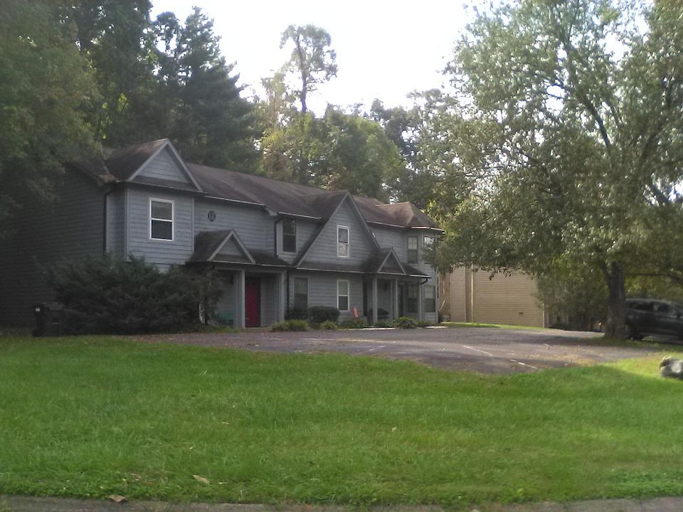 1st image of 615 Shadywood Ln