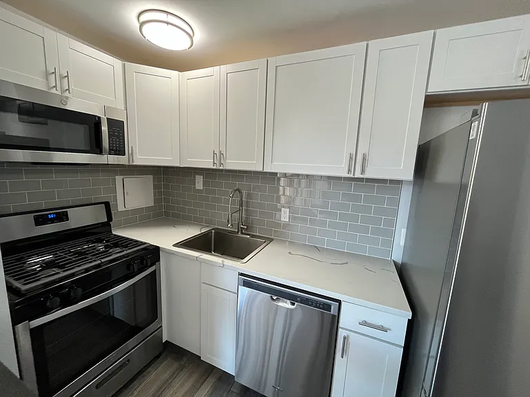 950 25th St NW #821N — Photo 1