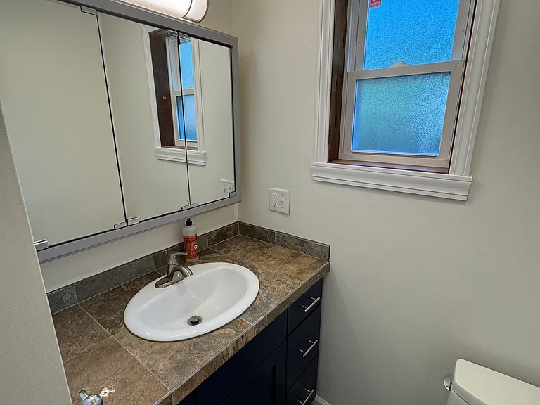 220 W Williams St — Photo 29