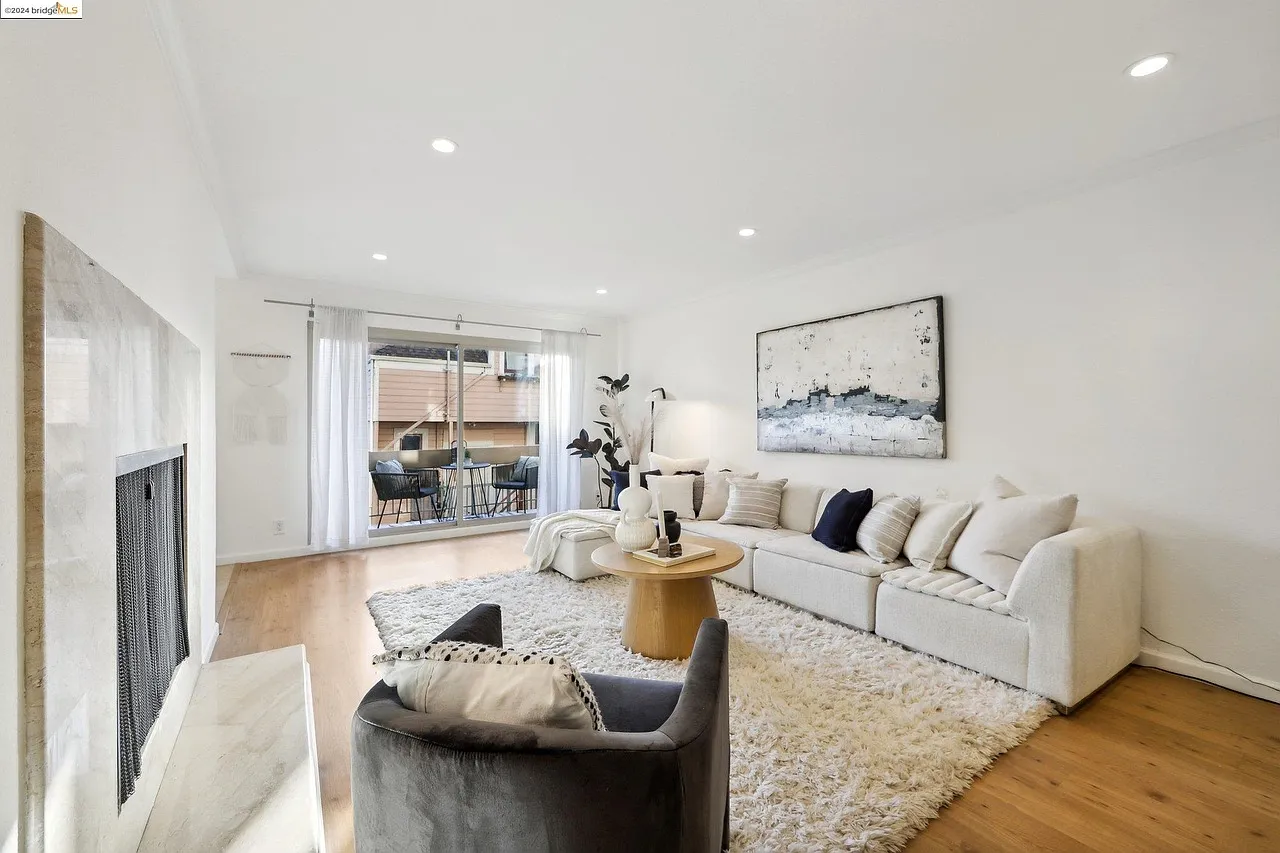 2 bed, 1005 sqft, $3,225 — Photo 1