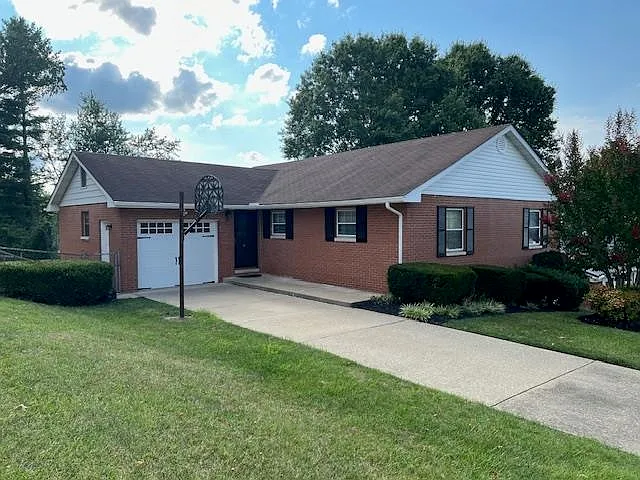12 Simpson Dr photo 1