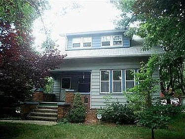 1072 E 176th St photo 1