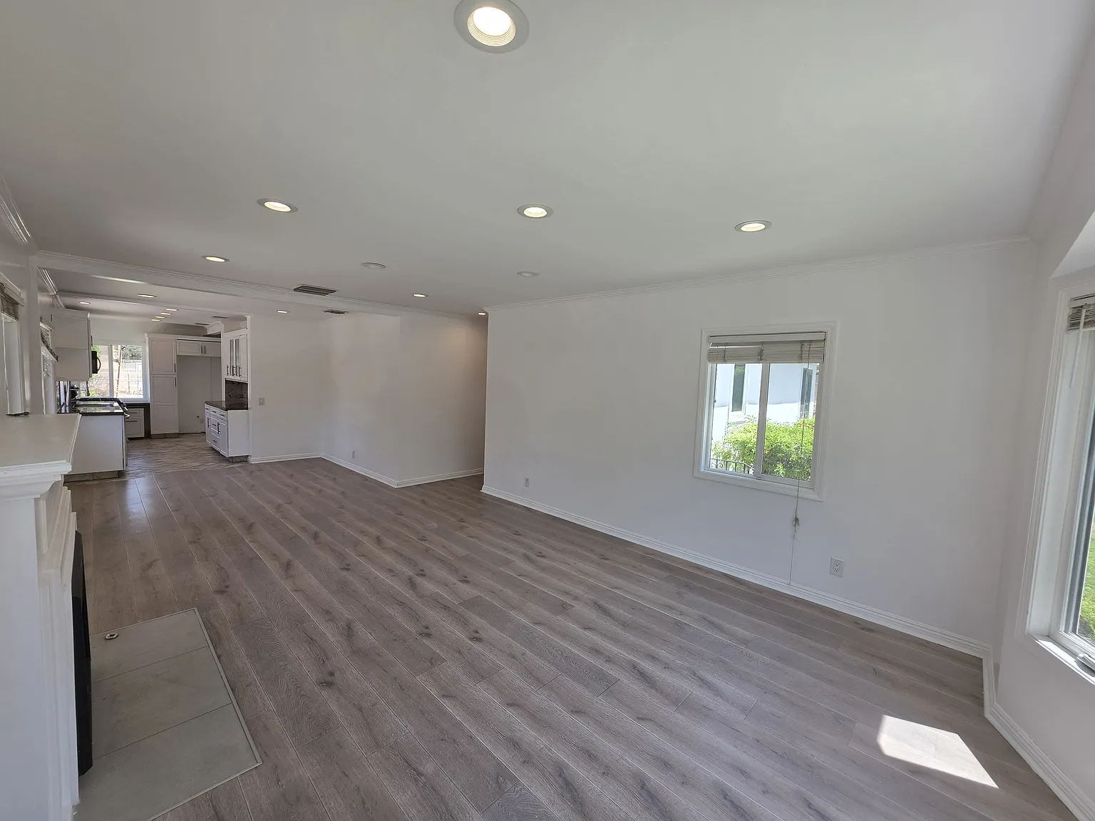 4 bed, 2.5 bath, 1800 sqft, $4,995 — Photo 3