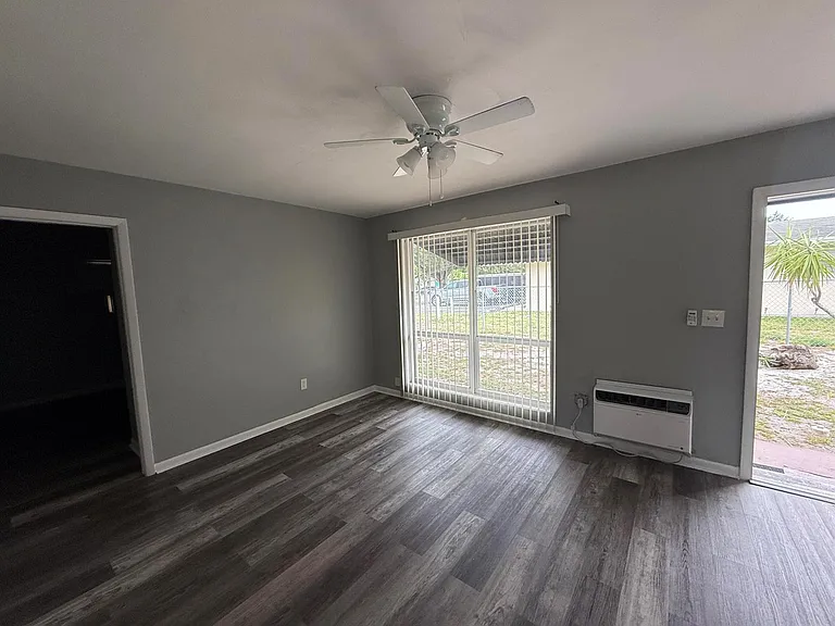 4109 SW 24th St — Photo 8