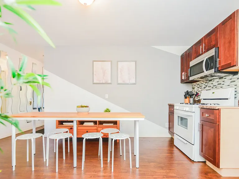 420 N Serrano Ave #B6 — Photo 9