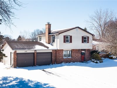 1355 Robin Hood Ln, Webster, NY, 14580