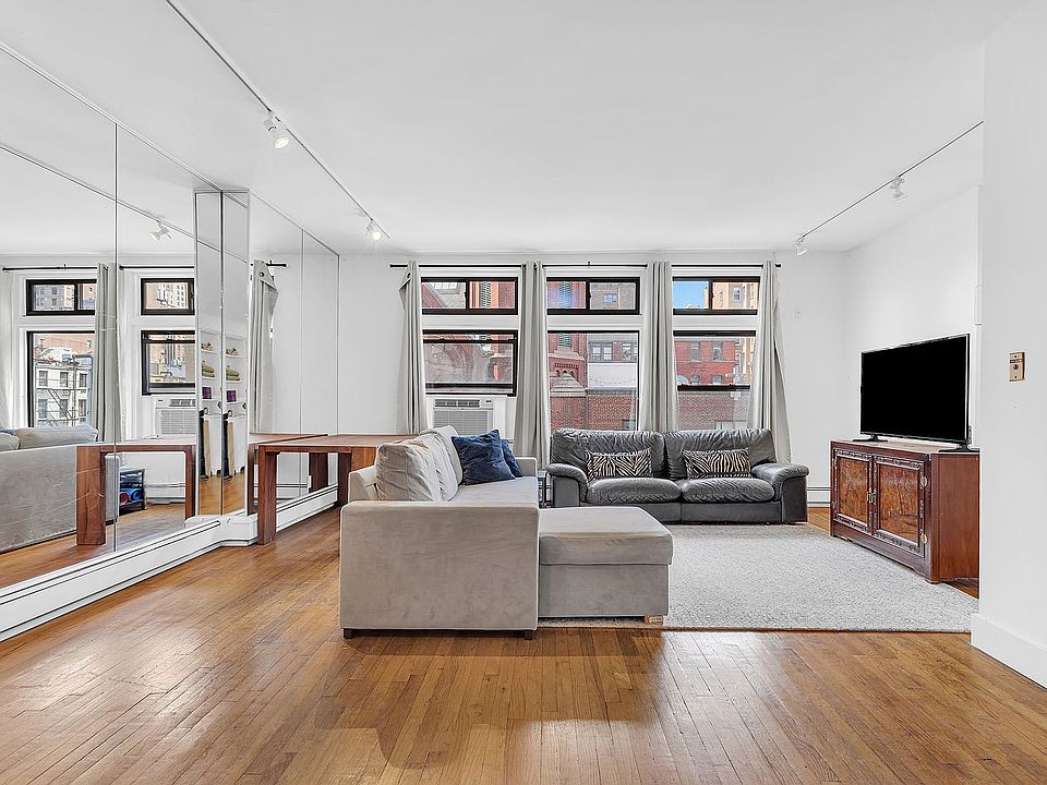 1st image of 141 E 29th St #2