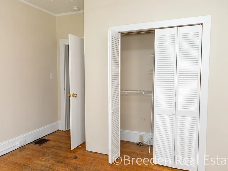 427 N Green St — Photo 8