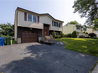 112 Meetinghouse Rdg, Meriden, CT 06450