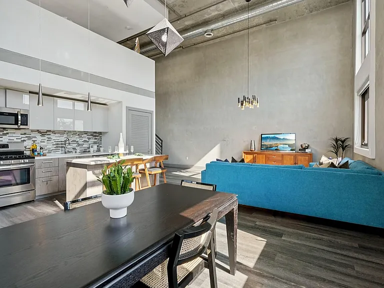 5100 Wilshire Blvd — Photo 105