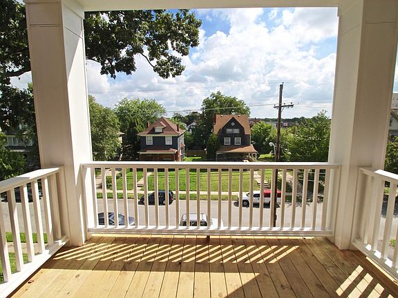 3rd image of 3832 Wyandotte St #2S