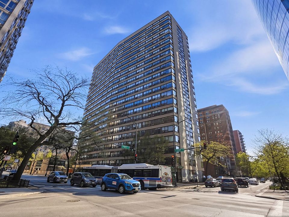 1st image of 2930 N Sheridan Rd APT 306