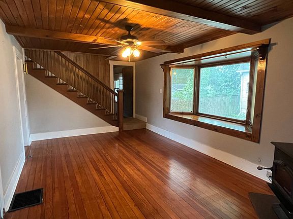 4th image of 417 Sumner St