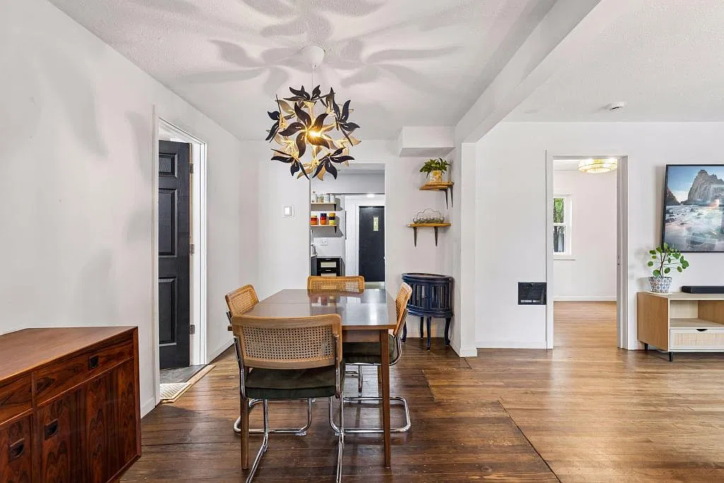2 bed, 1148 sqft, $1,950 — Photo 2
