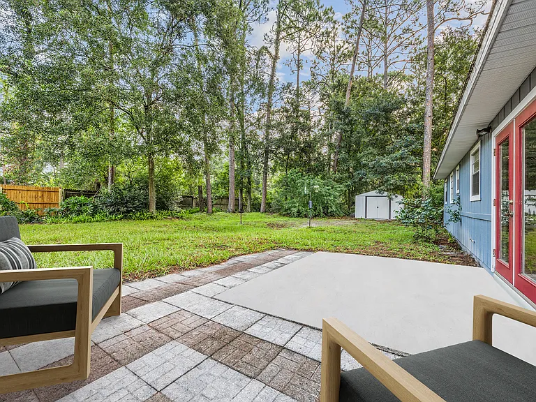 2502 NW 54th Blvd — Photo 5