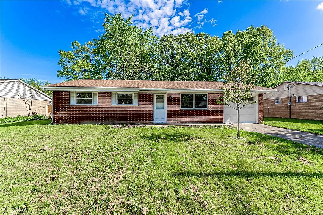 4706 Mapleview Dr photo 1