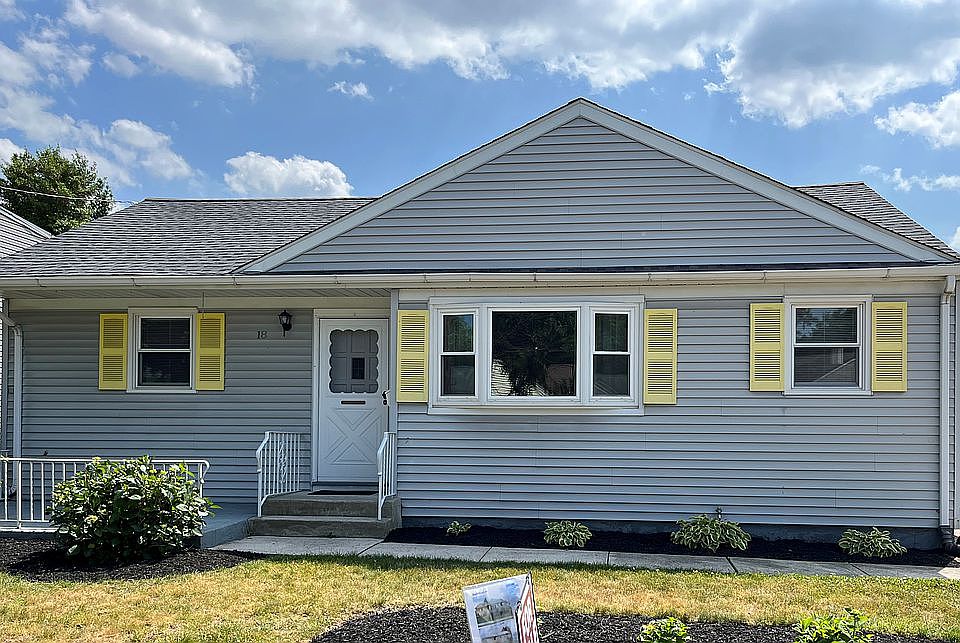 1st image of 18 Woodbine Ave