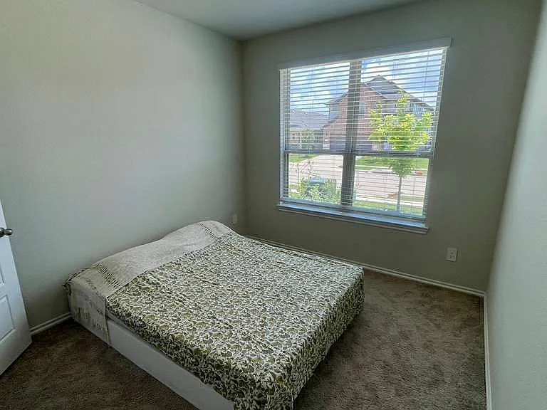 1652 Edgeway Dr — Photo 6