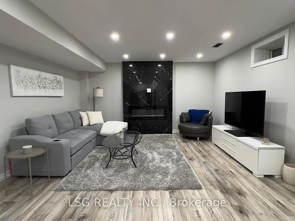 19 Tesla Cres #BASEMENT