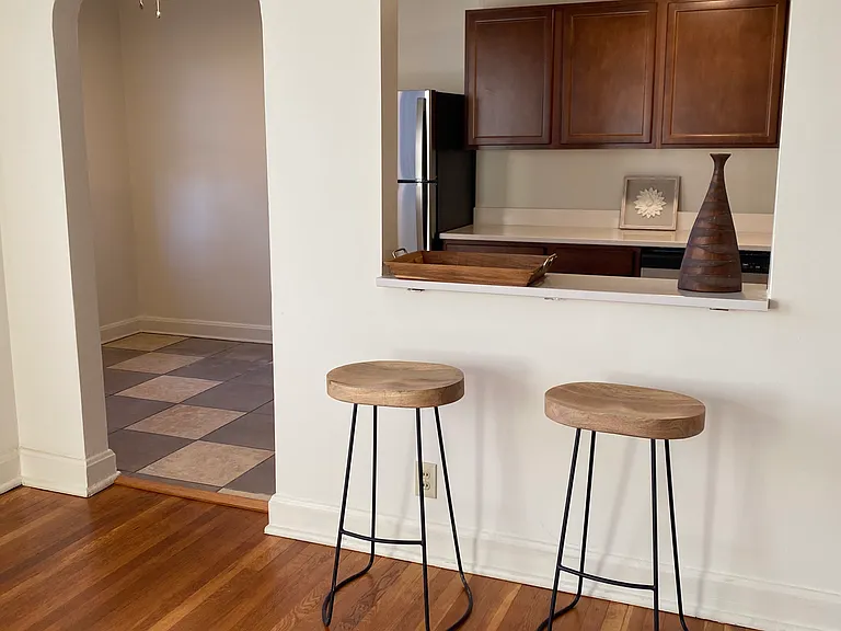 1316 Morten St #204 — Photo 2