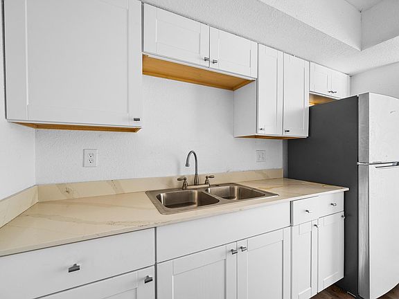 3rd image of 18202 N Cave Creek Rd APT 252