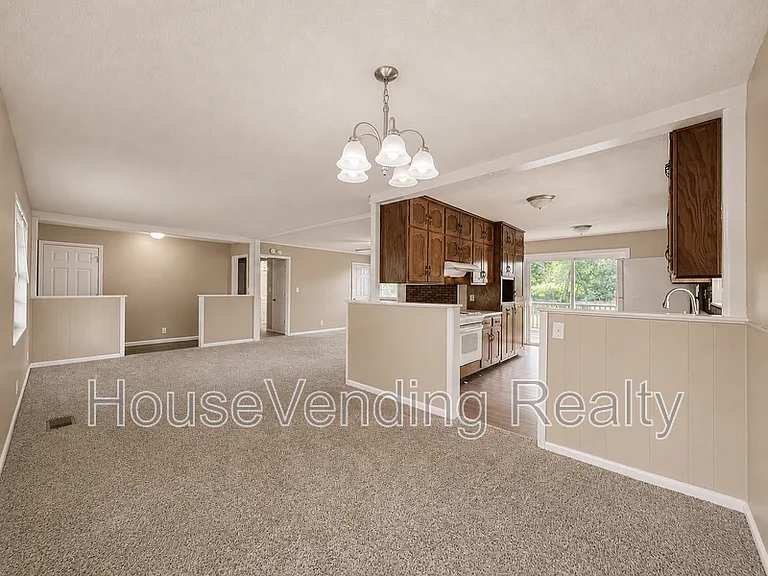 6204 Trailhead Cir — Photo 3