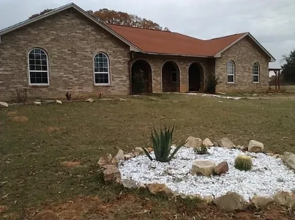 3163 E 2105th Rd, Hugo, OK 74743