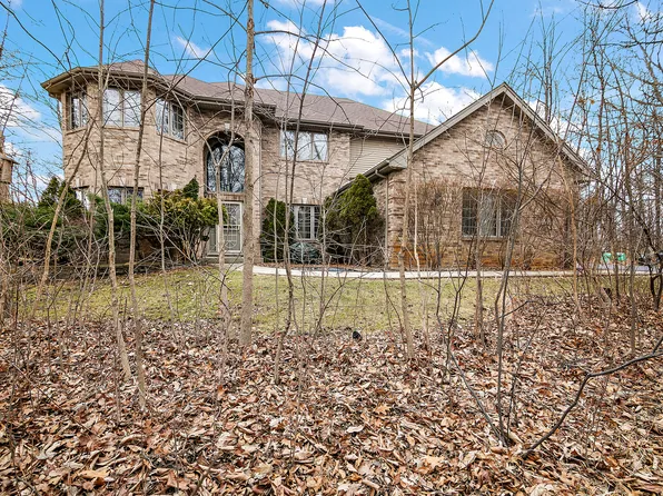 321 Royal Oak Dr, Steger, IL 60475