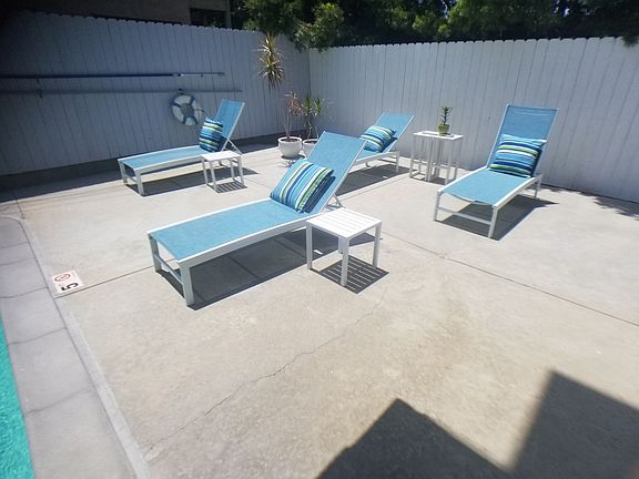 5th image of 1983 N Vermont Ave APT 19