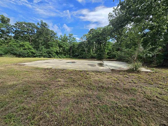 4th image of 21264 Lauderdale Ln